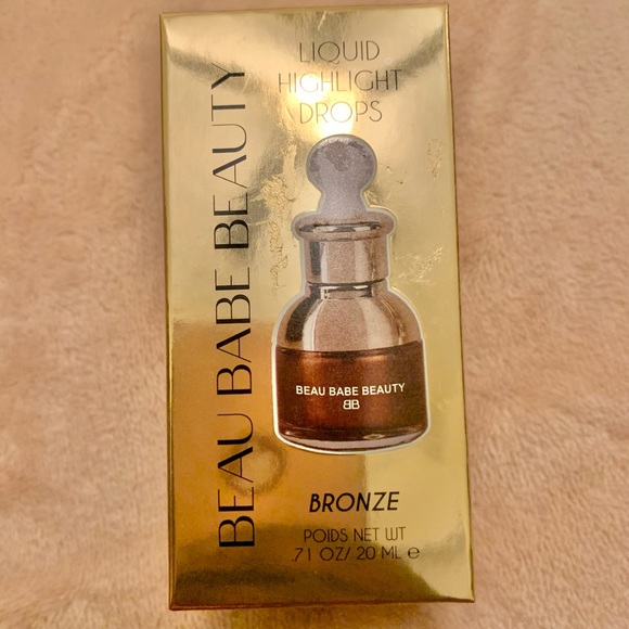 Highlighter and Liquid Eyeshadow - Picture 10 of 12